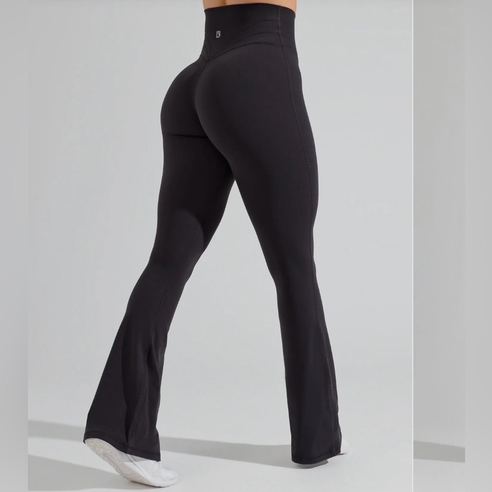 Buff Bunny Legacy Flare Legging